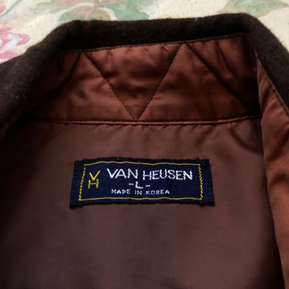 Authentic Vintage Van Heusen Button Down Shirt - Picture 3 of 4